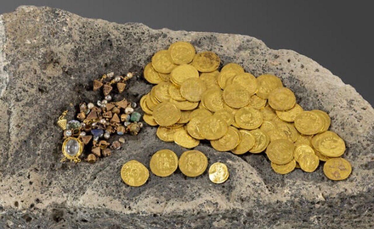 The Hoxne Hoard - Roman Gold Coins and Jewellery
